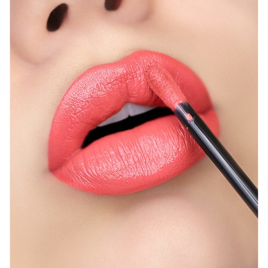 Huda Beauty Demi Matte Lipstick - Game Changer